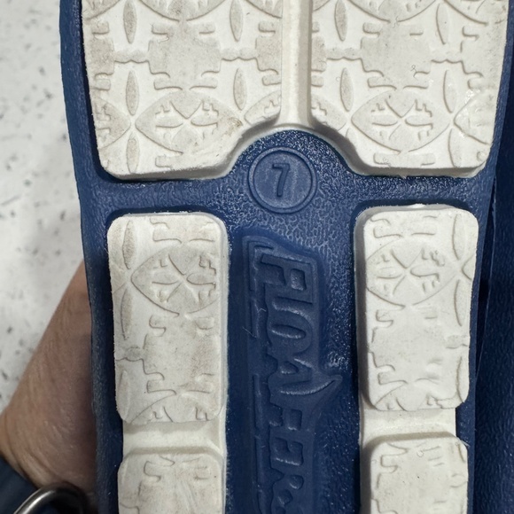 Floafers - Picture 6 of 6